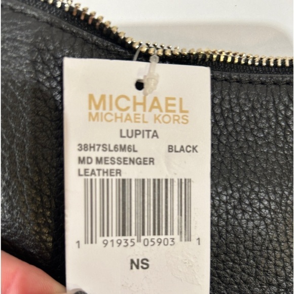 Michael Kors Lupita Messenger Bag Black/Silver Hardware Pebbled Leather NWT - Picture 8 of 9